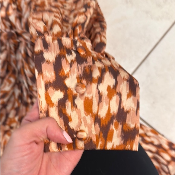 Entro Patterned Mini Dress - Picture 2 of 3